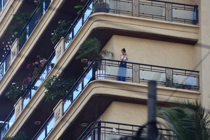 बता दें कि मलाइका कोरोना के कारण काफी समय से घर में ही हैं और बाहर निकलने से परहेज कर रही हैं.  (Photo Credit: Manav Manglani)