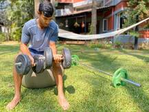 टीम इंडिया के फील्डिंग कोच और मयंक अग्रवाल ने दिए टिप्स, घर पर बैठकर ऐसे रहें फिट