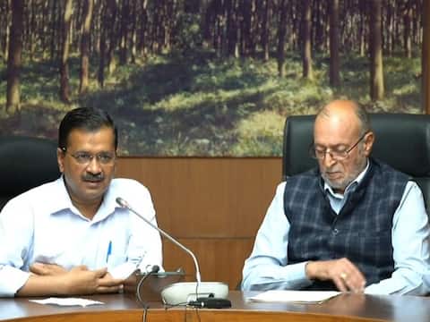 Lockdown: सीएम केजरीवाल ने कहा- ‘डरें नहीं, जरूरत की चीजें मिलती रहेंगी, हमारी तैयारी पूरी’ Lockdown: सीएम केजरीवाल ने कहा- ‘डरें नहीं, जरूरत की चीजें मिलती रहेंगी, हमारी तैयारी पूरी’