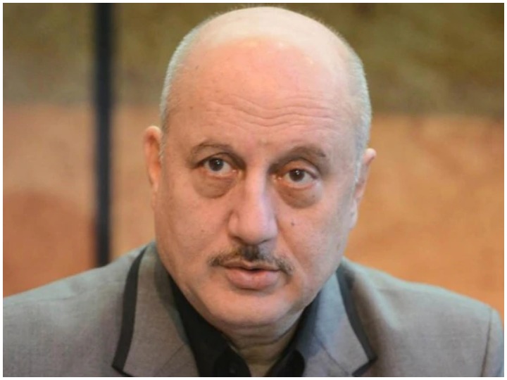 VIDEO: Anupam Kher's mother is worried about PM Modi's health, this video went viral anupam kher mother tensed for pm modi due to coronavirus management crying video getting viral