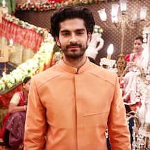 Lockdown: घर पर जमकर एक्सरसाइज कर रहे हैं आपके ये पसंदीदा TV स्टार्स, देखें तस्वीरें