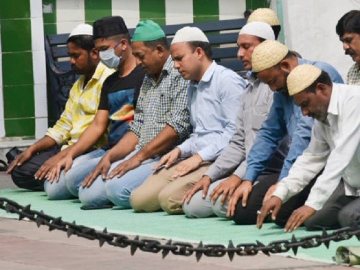 Bhopal: A case has been registered against the Imam and 27 others when they gathered for Namaz Case filed against Imam and 27 others when they gathered for Namaz in Bhopal amid Lockdown