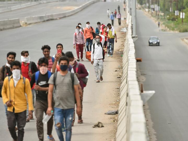 laborers of Karnataka returned from the border by the people of their state ANN अपने हुए पराए: कर्नाटक के मजदूरों को लोगों ने सीमा से लौटाया, महाराष्ट्र में फंसे थे मजदूर