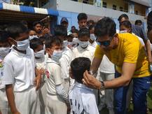 Coronavirus: बंगाल के खेल मंत्री लक्ष्मी रत्न शुक्ला ने 6 महीने का वेतन और पेंशन दान दी