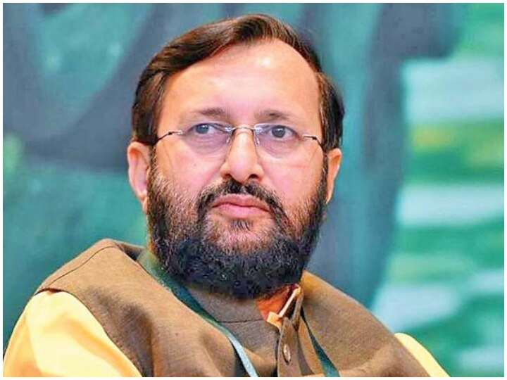 Prakash Javdekar starts watching television before an hour for ramayana रामायण देखने के लिए एक घंटा पहले ही टीवी खोल कर बैठ गए प्रकाश जावड़ेकर