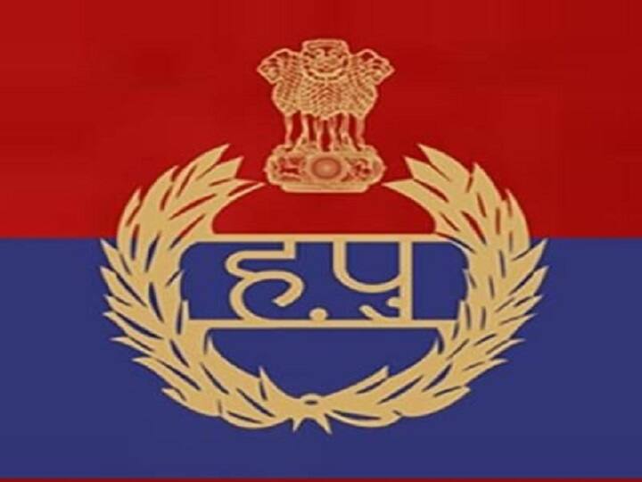 हरियाणाः पुलिस के फेक आईडी कार्ड से यात्रा करने वाला शख्स गिरफ्तार, टोल से बचने के लिए दिया था अंजाम The person traveling with the fake ID card of the police kept the fake ID card for arrest, free travel and to avoid the toll हरियाणाः पुलिस के फेक आईडी कार्ड से यात्रा करने वाला शख्स गिरफ्तार, टोल से बचने के लिए दिया था अंजाम
