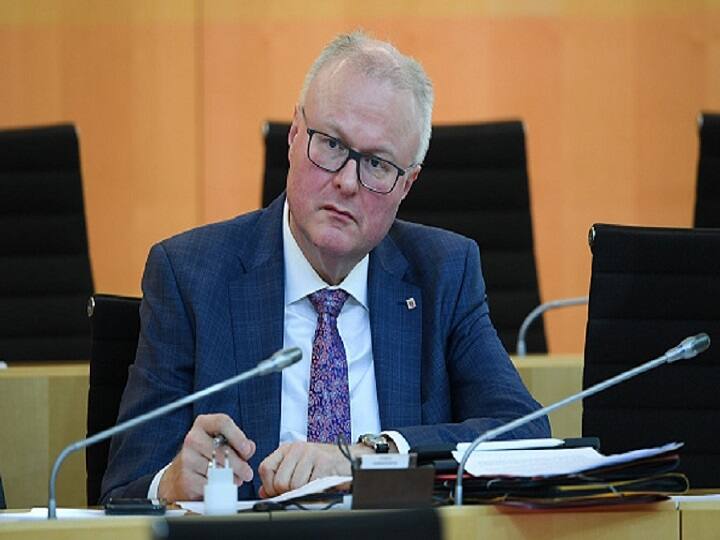 Coronavirus: German state finance minister Thomas Schafer found dead जर्मनी: कोरोना से बर्बाद अर्थव्यवस्था के सदमे में हेसे राज्य के वित्त मंत्री ने की खुदकुशी, रेलवे ट्रैक पर मिला शव