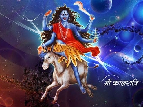 shardiya Navratri Seventh Day Kaalratri Swaroop pooja in prayagraj ANN प्रयागराजः शारदीय नवरात्र का सातवां दिन, कालरात्रि स्वरूप की पूजा को उमड़े भक्त