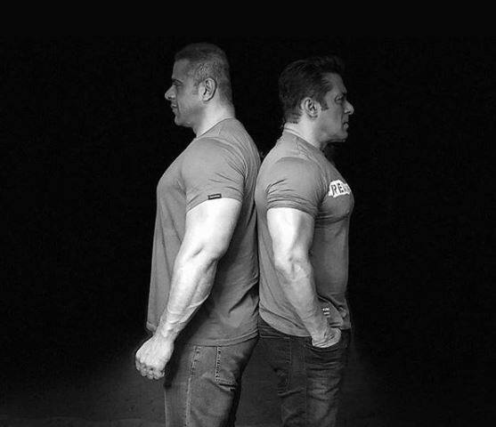 पहले कहा जा रहा था कि अब्दुल्लाह की मौत कोरोना संक्रमण के चलते हुई है. लेकिन परिवार से जुड़े सूत्रों ने इससे इंकार किया है. (सभी तस्वीरें- इंस्टाग्राम @aaba81)