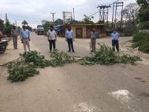 जम्मू: सरपंच ने अपने गांव के बाहर बिठाया पहरा, पहचान पत्र दिखाने के बाद मिल रही है एंट्री