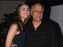 Coronavirus: पापा महेश भट्ट की सेहत को लेकर डरी हुई हैं आलिया, कहा- 'उनकी उम्र 70 से ज्यादा..'