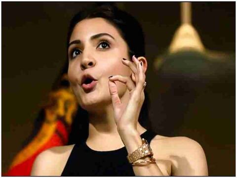 हेल्थकेयर वर्कर्स पर लोगों ने की पत्थरबाजी, भड़की अनुष्का शर्मा ने कही ये बात हेल्थकेयर वर्कर्स पर लोगों ने की पत्थरबाजी, भड़की अनुष्का शर्मा ने कही ये बात