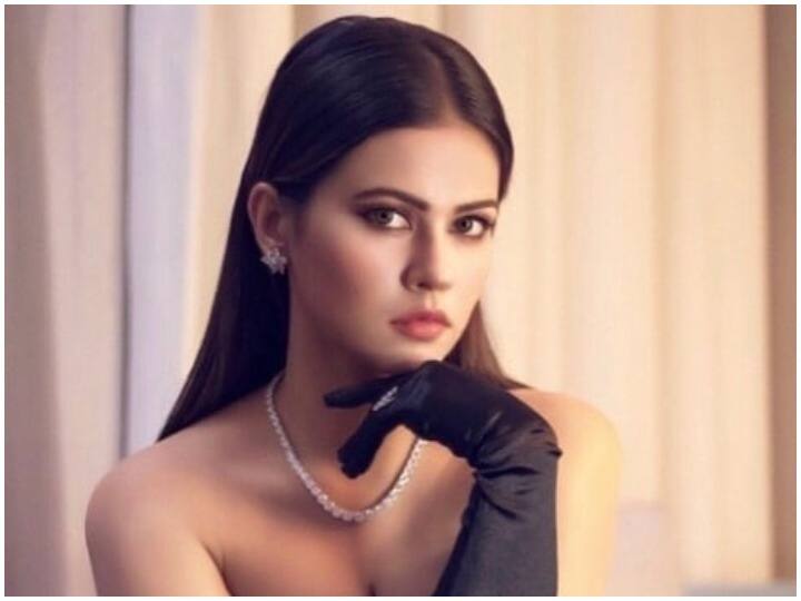 Sharmila Mandre meets serious road accident during night out with friend during lockdown Lockdown में आधी रात दोस्त के साथ नाइट आउट पर निकलीं अभिनेत्री शर्मिला हादसे में बुरी तरह घायल