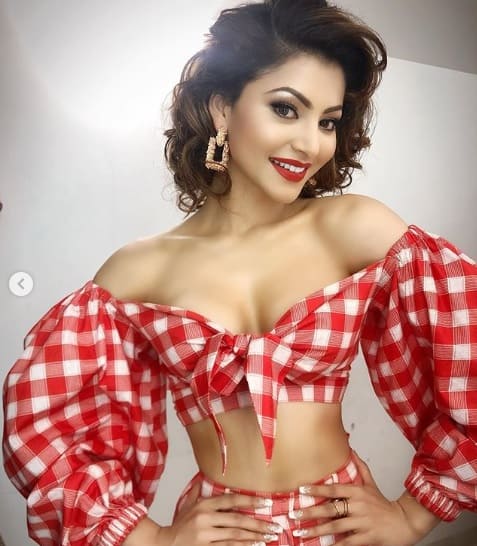 इसी बोरियत से छुटकारा पाने के लिए उन्होंने सोशल मीडिया पर अपनी एक बेहतरीन तस्वीर साझा की है. (Photo Credit: @urvashirautela Instagram)