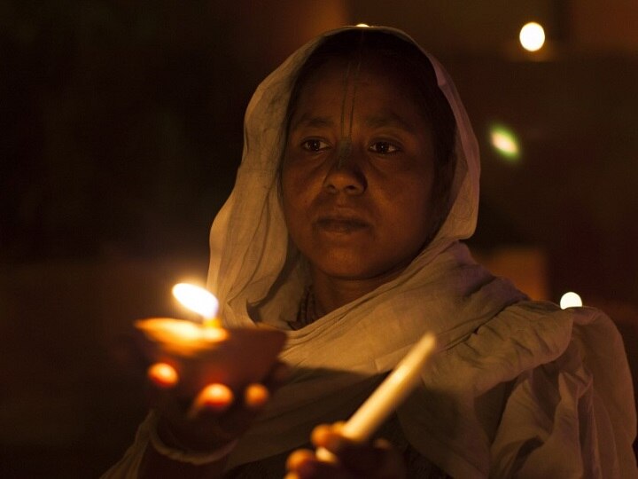 India To Turn Off Lights For 9 Minutes Tonight On PM modis COVID-19 Appeal 9 बजे 9 मिनट: पीएम मोदी की अपील पर आज घरों की बालकनी में दीया, मोमबत्ती और टॉर्च जलाएगा देश