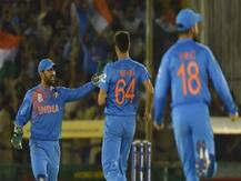 पाकिस्तान के खिलाफ वनडे मैच के दौरान नेहरा ने धोनी को दी थी गाली, अब कहा- मैं अपने व्यवहार से खुश नहीं