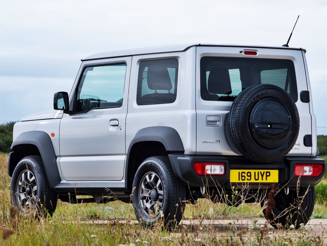 लोगों को शानदार SUV का एक्सपीरिएंस देने आ रही है Jimny, जानें इसकी खूबियां