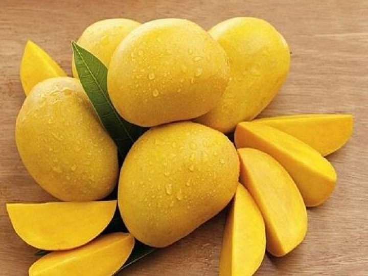 फलों के राजा आम गुणों से हैं भरपूर, लेकिन खाते समय रखें इन बातों का ध्यान Health Tips Why eating mangoes is not healthy for you but keep these things in mind while eating