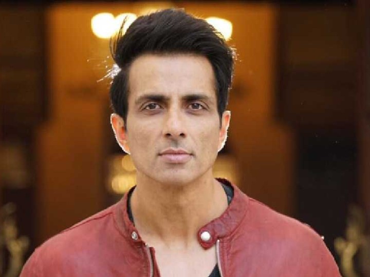 Sonu Sood arranged bus for UP migrant laborers trapped in lockdown Sonu Sood arranges bus for UP migrant laborers trapped in lockdown