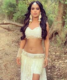 IN PICS: लॉकडाउन के बीच निया शर्मा ने शेयर की ये खास तस्वीर, कहा- खामोशी से कर रही हैं बात