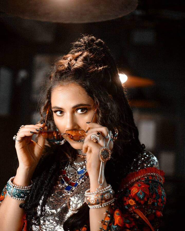 प्रोड्यूसर की बात पर मानवी को इतना गुस्सा आया कि उन्होंने उसे चिल्लाते हुए कहा फोन रखो, तुम्हारी हिम्मत कैसे हुई? (Photo Credit: @maanvigagroo Instagram)