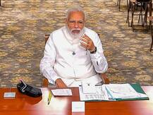 विदेशी निवेश आकर्षित करने, अर्थव्यवस्था को बढ़ावा देने के लिये पीएम मोदी ने की बैठक