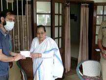 असमः पूर्व CJI रंजन गोगोई की मां ने कोरोना से लड़ने के लिए पीएम केयर में दान किए 1 लाख रुपये