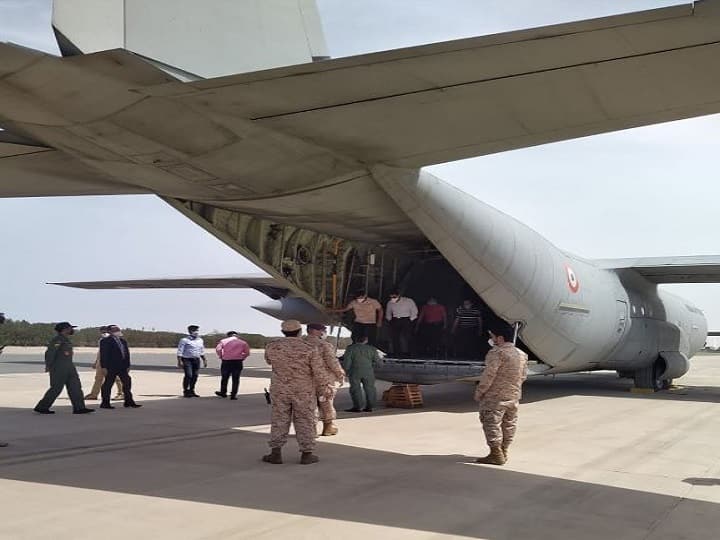 Coronavirus: कुवैत की मदद को पहुंची 15 भारतीय डॉक्टरों की रैपिड रिस्पॉन्स टीम Coronavirus: Rapid response team of 15 Indian doctors arrived to help Kuwait, along with training, it will help in testing and treating patients ANN Coronavirus: कुवैत की मदद को पहुंची 15 भारतीय डॉक्टरों की रैपिड रिस्पॉन्स टीम