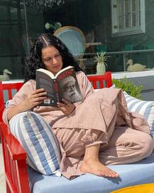 Photo: कंगना रनौत की बहन ने किया खुलासा- ऐसे कपड़े पहनने पर कंगना को डांटते थे पापा लेकिन...