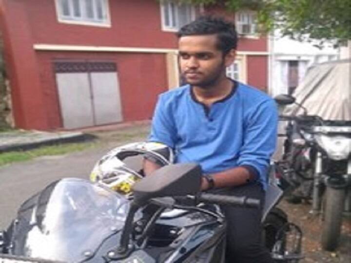 मिलिए केरल के उस छात्र से जो टेक्नोलोजी कंपनियों की बग ढूंढकर की है लाखों की कमाई A Student in Kerala is earning Lakhs by searching Bugs in Google and Facebook मिलिए केरल के उस छात्र से जो टेक्नोलोजी कंपनियों की बग ढूंढकर की है लाखों की कमाई