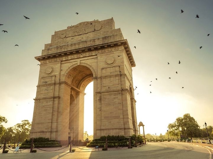 Economic activities likely to resume in Delhi from today, city in readiness to come out of Red Zone दिल्ली में आज से आर्थिक गतिविधियां बहाल होने की संभावना, रेड जोन से बाहर आने की तैयारी में शहर