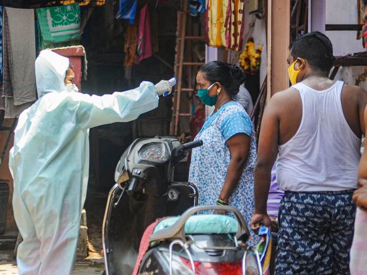 अच्छी खबर: धारावी में थम रही है कोरोना वायरस की रफ्तार, एक दिन में सामने आए सिर्फ 10 मामले Covid 19: Coronavirus cases fall in Maharashtra Dharavi ANN