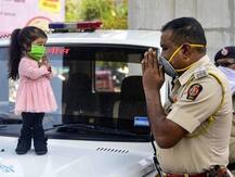 दुनिया की सबसे छोटी महिला ने लोगों से Lockdown का पालन करने की अपील की