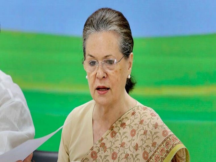 Sonia Gandhi expressed her desire to step down as Congress President सोनिया गांधी ने जताई कांग्रेस अध्यक्ष पद छोड़ने की इच्छा, कल CWC की बैठक में उठ सकता है मुद्दा