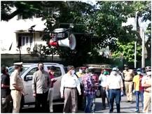 महाराष्ट्र: राजधानी मुंबई के कोरोना हॉटस्पॉट पर ड्रोन से होगी निगरानी, गृहमंत्री ने लिया डेमो