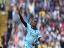 इधर कच्चे तेल की कीमतें लड़खड़ाईं, उधर जोफ्रा आर्चर का पुराना ट्वीट हो गया वायरल