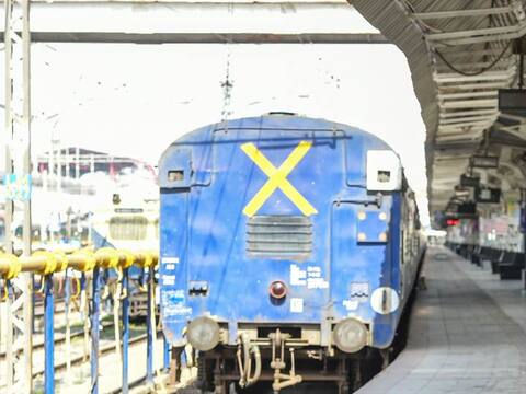 लॉकडाउन: सभी यात्री ट्रेनें रद्द, 3 मई के बाद की एडवांस बुकिंग पर भी रेलवे ने लगाई रोक लॉकडाउन: सभी यात्री ट्रेनें रद्द, 3 मई के बाद की एडवांस बुकिंग पर भी रेलवे ने लगाई रोक