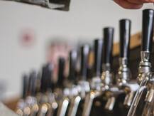 क्या हुआ जब इटली के एक गांव में नलों से पानी की जगह निकलने लगी शराब