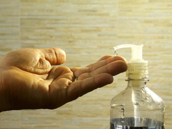 It is easy to make own Hand Sanitizer, but keep some precautions जानिए- घर बैठे हैंड सैनेटाइजर बनाने की विधि, मगर कुछ बातों का रखना होगा ध्यान