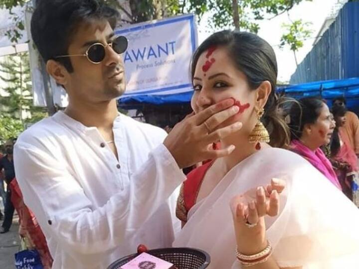 पूजा बनर्जी ने एक महीने पहले ही कर ली थी गुपचुप शादी, अब किया ये खुलासा Pooja Banerjee tie a not secretly with his boyfriend, photo goes viral पूजा बनर्जी ने एक महीने पहले ही कर ली थी गुपचुप शादी, अब किया ये खुलासा