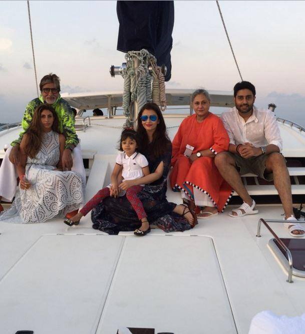 अमिताभ बच्चन को यूजर का ये कमेंट जरा भी पसंद नहीं आया और उन्होंने अपने जवाब ये इस यूजर की बोलती बंद कर दी.   