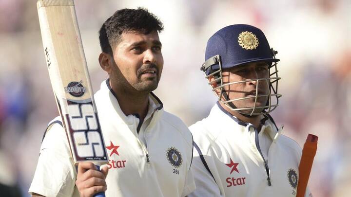 इस चैट सेशन के दौरान मुरली विजय ने चेन्नई सुपर किंग्स के कप्तान महेंद्र सिंह धोनी की खूब तारीफें कीं. 