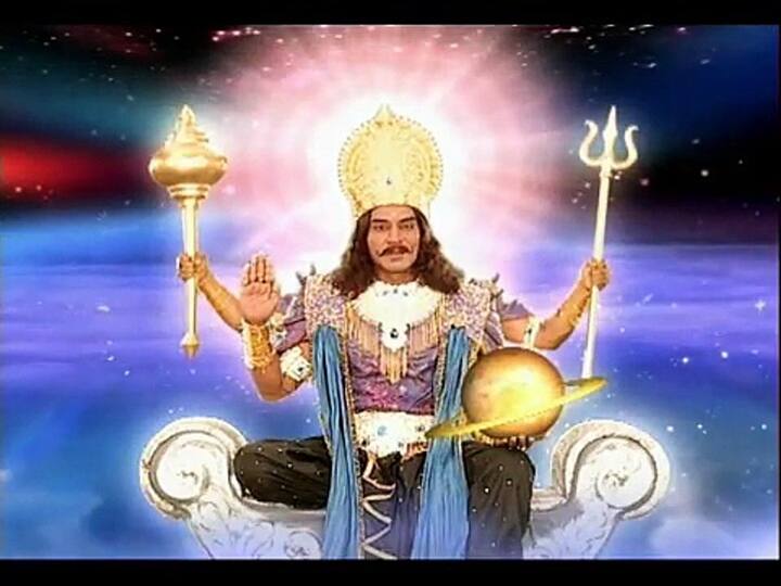 महिमा शनिदेव की- दंगल चैनल के इस शो को टीआरपी लिस्ट में पांचवा स्थान मिला है. इस शो को टीआरपी लिस्ट में कुल 1.2 प्वाइंट मिले है.