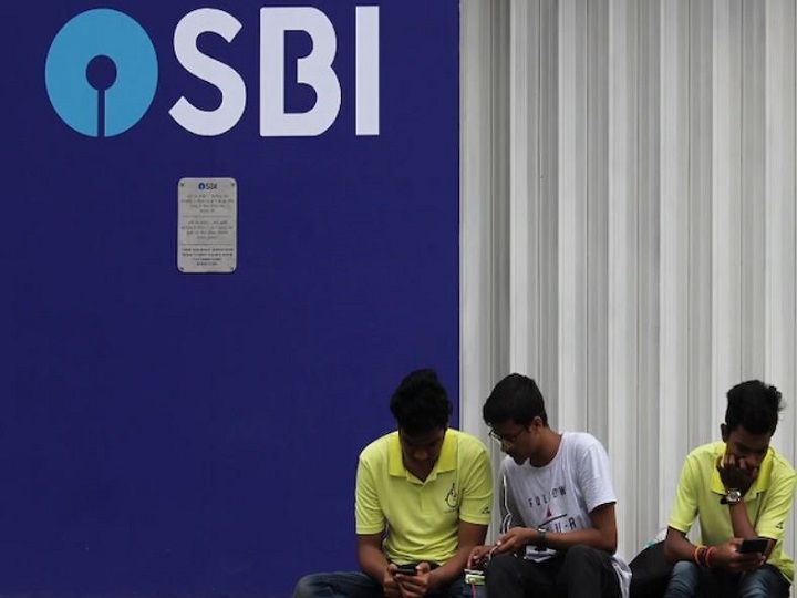SBI ने सेविंग अकाउंट पर ब्याज दर 0.05 फीसदी घटाईं, बचत खाते पर मिलेगा 2.70% इंटरेस्ट SBI Reduced interest rates 0.05 percent on bank accounts