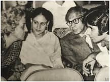 अमिताभ बच्चन ने शेयर की 'शोले' के प्रीमियर की फोटो, बोले- विनोद खन्ना संग जमीन पर बैठकर देखी थी फिल्म