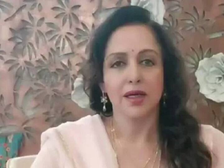 Corona वॉरियर्स पर हमला करने वालों पर भड़कीं हेमा मालिनी, बोलीं- इन कायरों को सबक सिखाना चाहिए Hema Malini condemns attack on Corona Warriors health workers watch video Corona वॉरियर्स पर हमला करने वालों पर भड़कीं हेमा मालिनी, बोलीं- इन कायरों को सबक सिखाना चाहिए