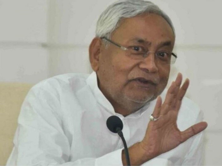 Bihar CM Nitish Kumar talks to migrants through video conferencing ANN बिहार: CM नीतीश कुमार ने क्वॉरन्टीन सेंटर में रह रहे प्रवासियों से वीडियो कॉन्फ्रेंसिंग के जरिए की बात