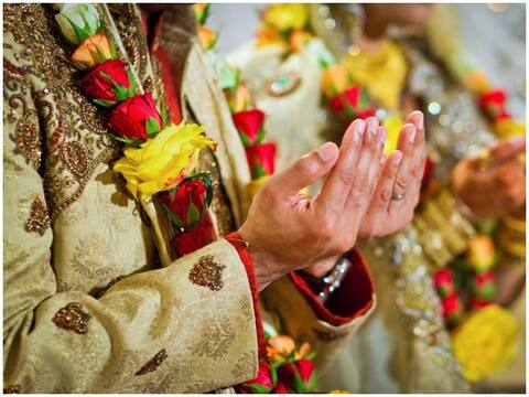 COVID-19 Lockdown: आबूधाबी में लड़का, मुंबई में लड़की, फोन से किया निकाह COVID-19 Lockdown: आबूधाबी में लड़का, मुंबई में लड़की, फोन से किया निकाह