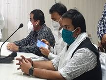 राजस्थान: बेवजह प्रेस कॉन्फ्रेंस में बैठे दिखे मंत्री रघु शर्मा के बेटे, नहीं है कोई पद