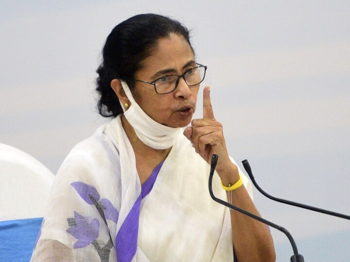 COVID 19 Mamta Banerjee attacks central government said did not give proper kit to West Bengal COVID-19: ममता का केंद्र सरकार पर निशाना, कहा- बंगाल को भाषण सुनाया लेकिन समुचित किट नहीं दी